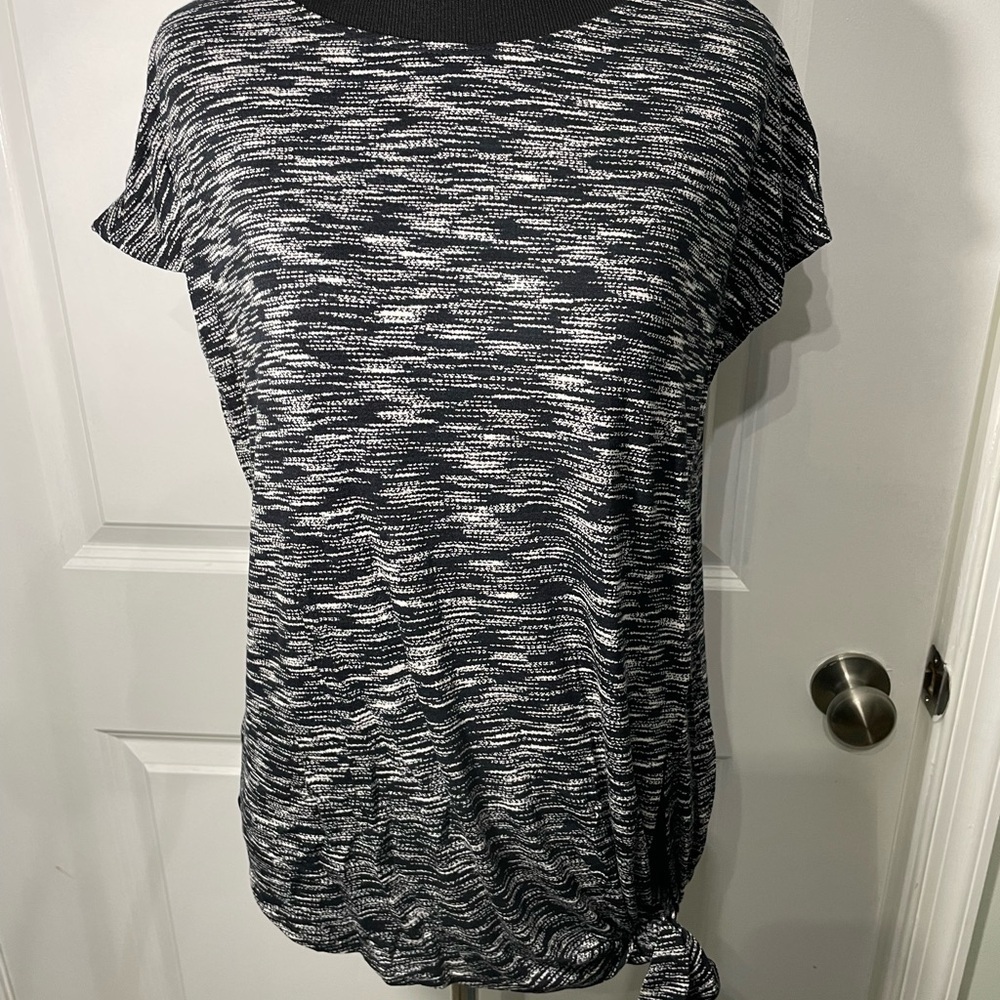 Max Studio Black and White Short Sleeve Top Size XS CB-AM
